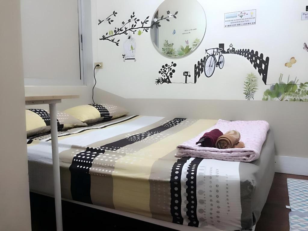 בנגקוק Kamin Bird Hostel מראה חיצוני תמונה